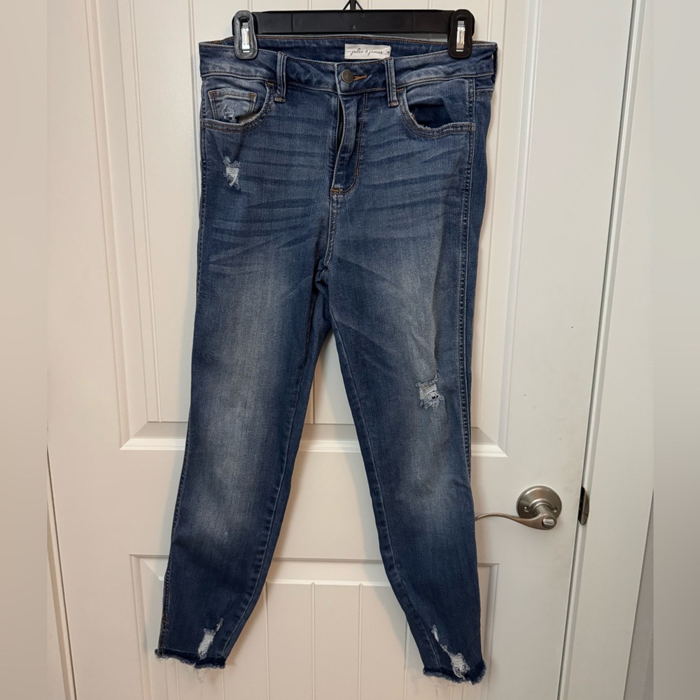Distressed Blue Jeans Jules & James. Size 9